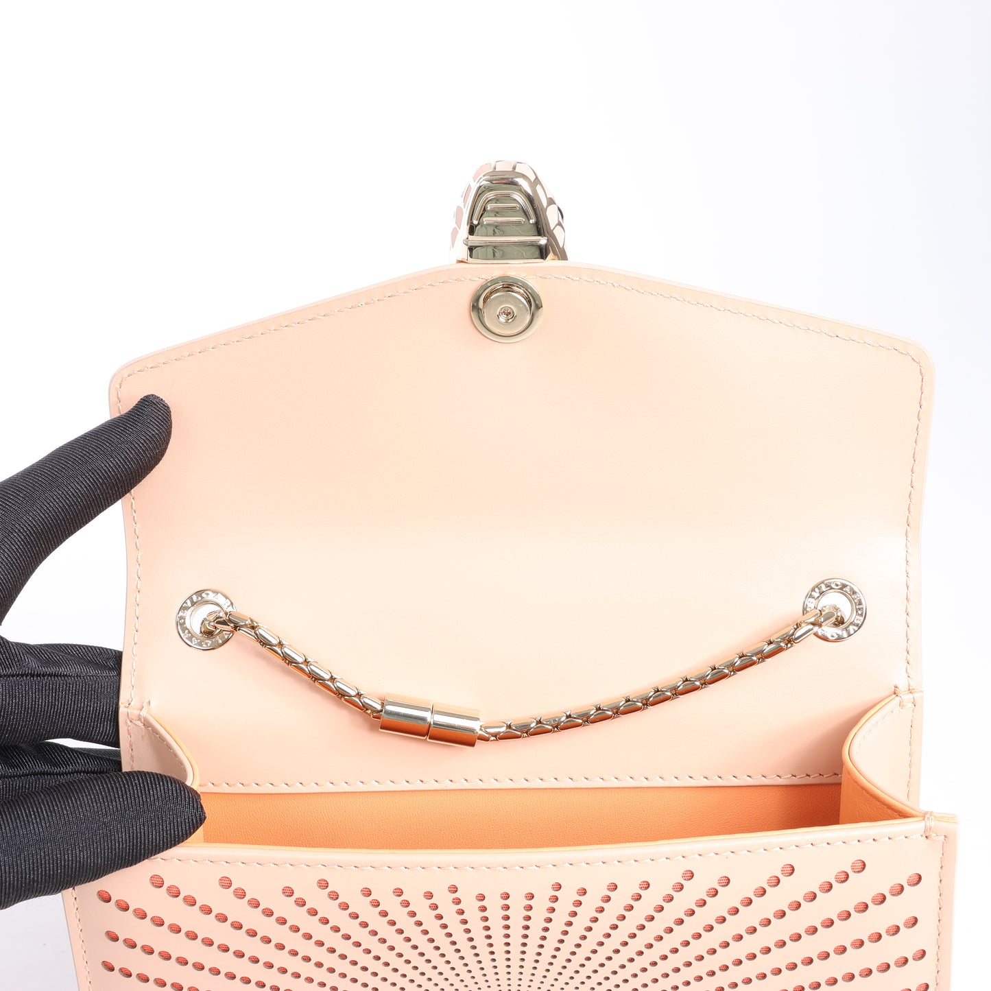BVLGARI Serpenti Schultertasche aus Leder mit Kette in Rosa