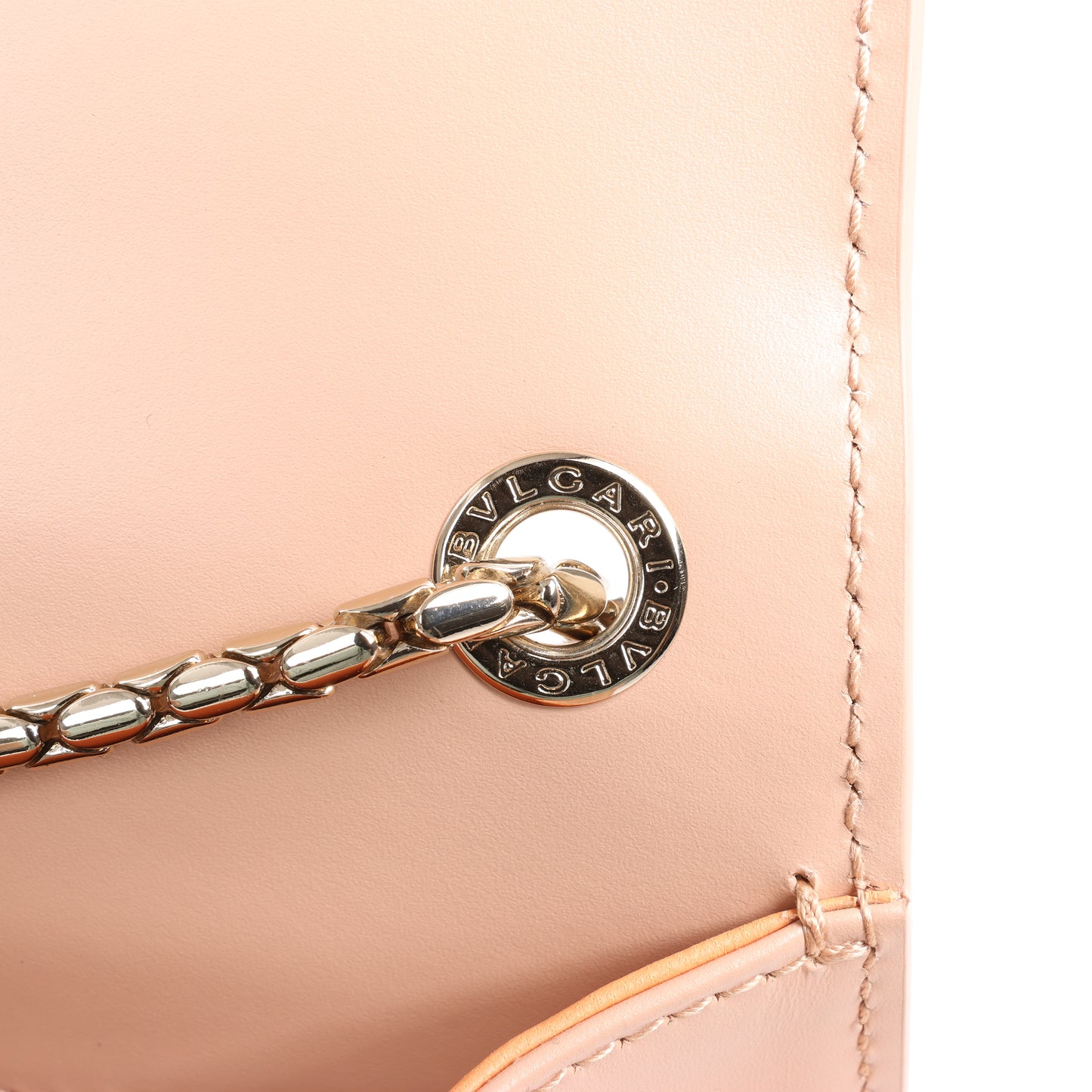 BVLGARI Serpenti Schultertasche aus Leder mit Kette in Rosa