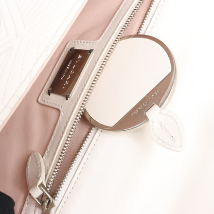 BVLGARI Serpenti Schultertasche aus Leder mit Kette in Weiß