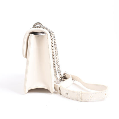 BVLGARI Serpenti Schultertasche aus Leder mit Kette in Weiß