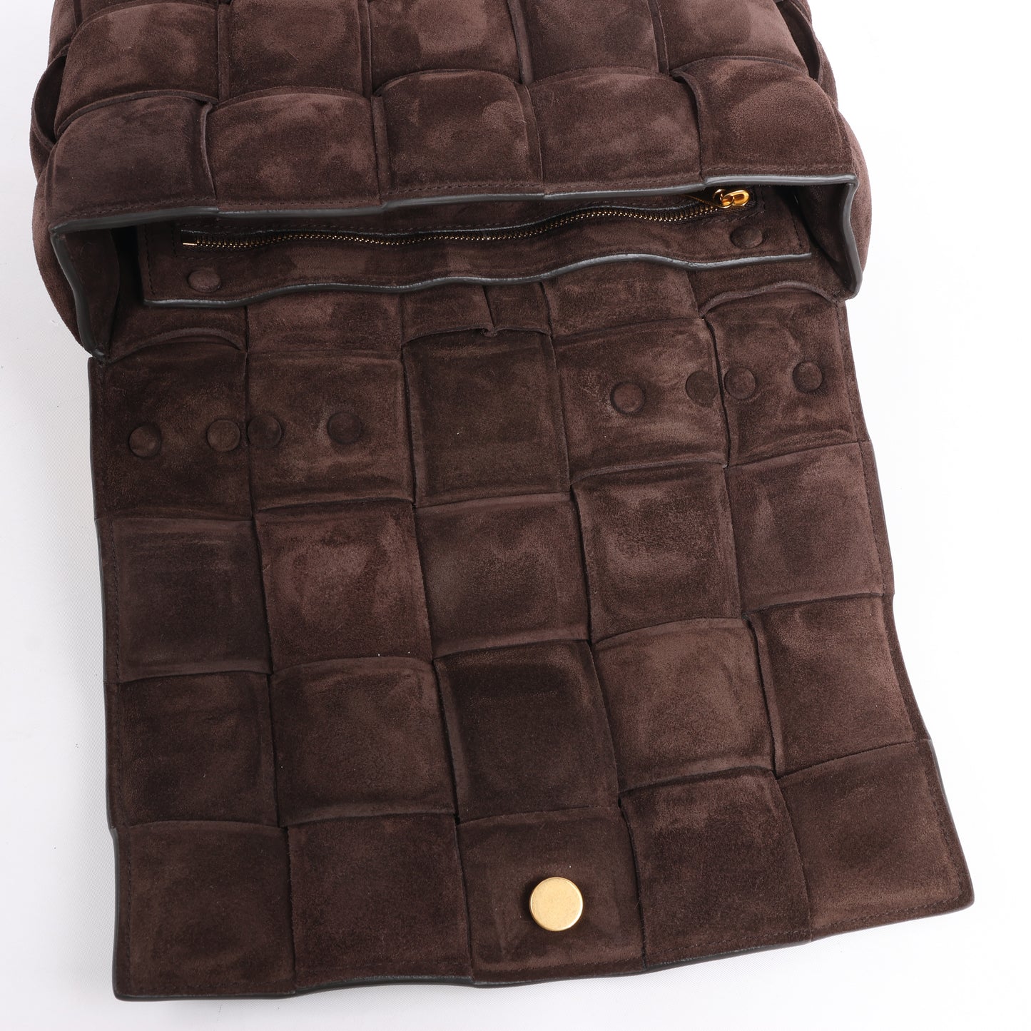 Bottega Veneta gepolsterte Kettenkassetten-Maxi-Schultertasche aus Intrecciato-Wildleder in Braun