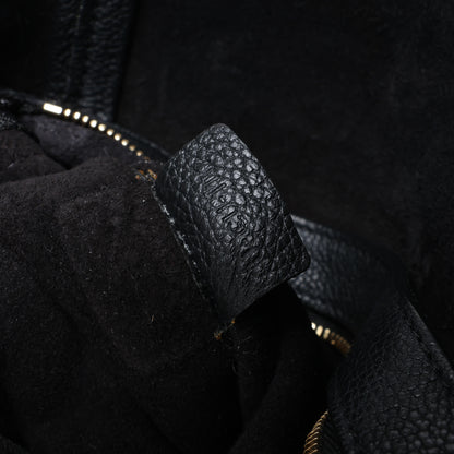 Celine Cabas Phantom, kleine Schultertasche aus schwarzem Leder
