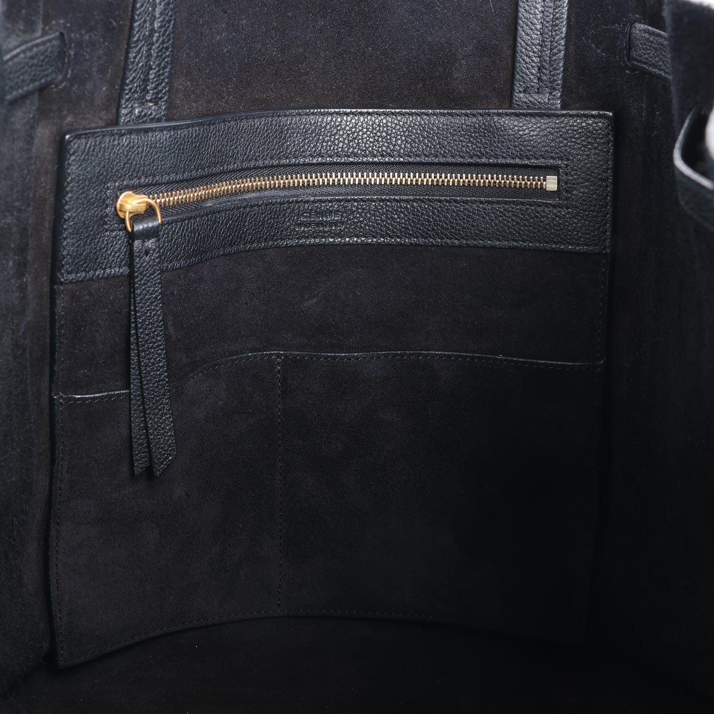 Celine Cabas Phantom, kleine Schultertasche aus schwarzem Leder