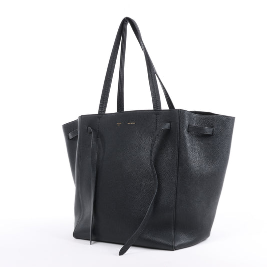 Celine Cabas Phantom, kleine Schultertasche aus schwarzem Leder