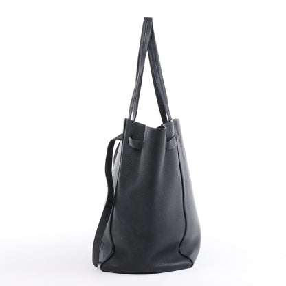 Celine Cabas Phantom, kleine Schultertasche aus schwarzem Leder