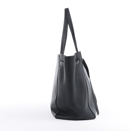 Celine Cabas Phantom, kleine Schultertasche aus schwarzem Leder