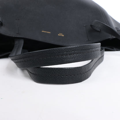 Celine Cabas Phantom, kleine Schultertasche aus schwarzem Leder