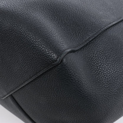 Celine Cabas Phantom, kleine Schultertasche aus schwarzem Leder