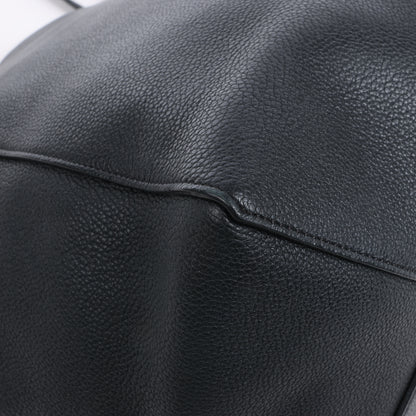 Celine Cabas Phantom, kleine Schultertasche aus schwarzem Leder