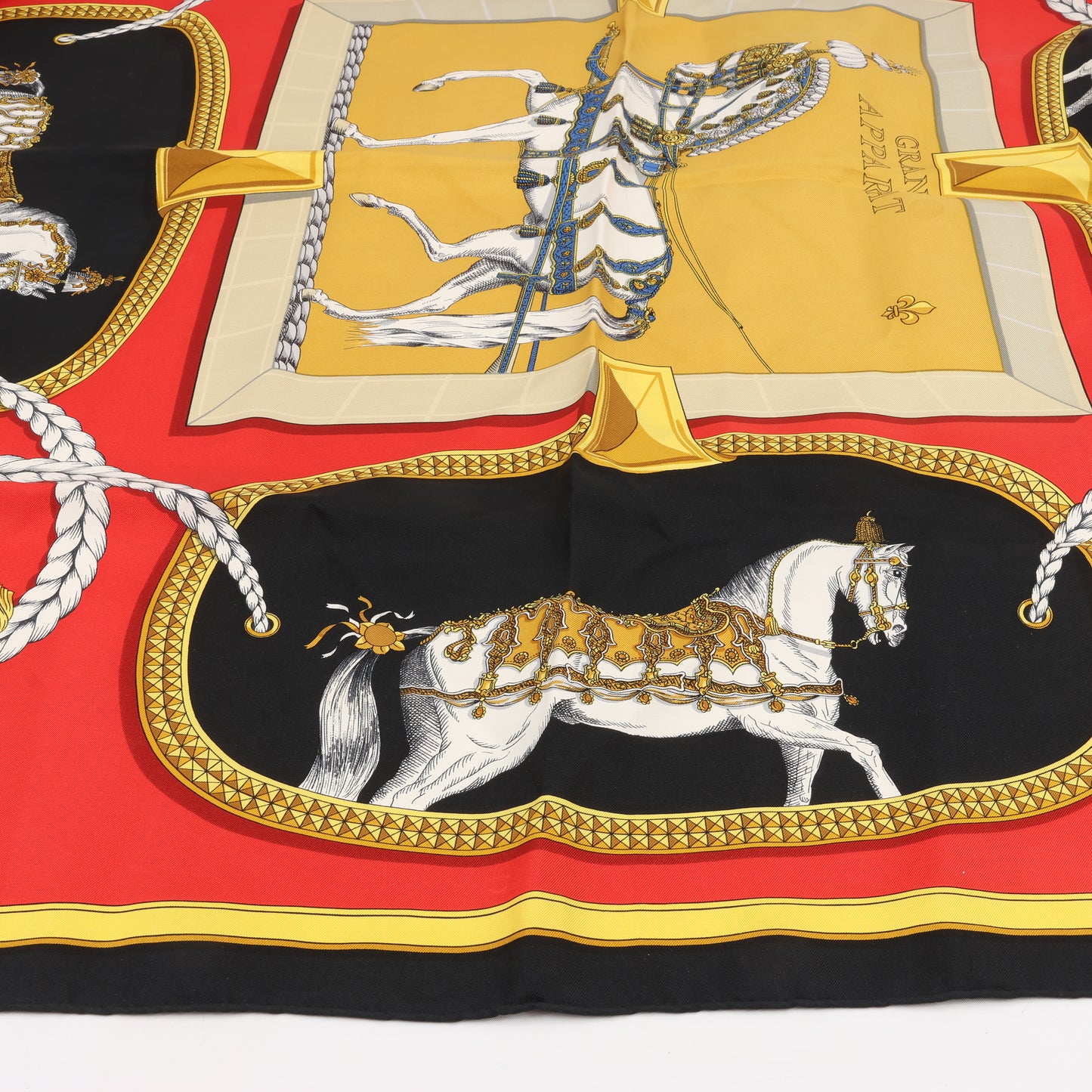 Hermès Carré 90 "GRAND APPARAT" 100% Silk Scarf