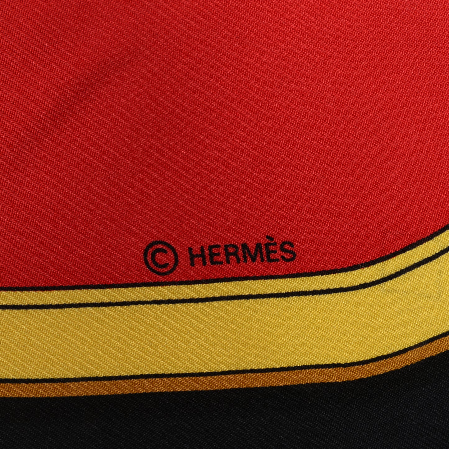Hermès Carré 90 "GRAND APPARAT" 100% Silk Scarf