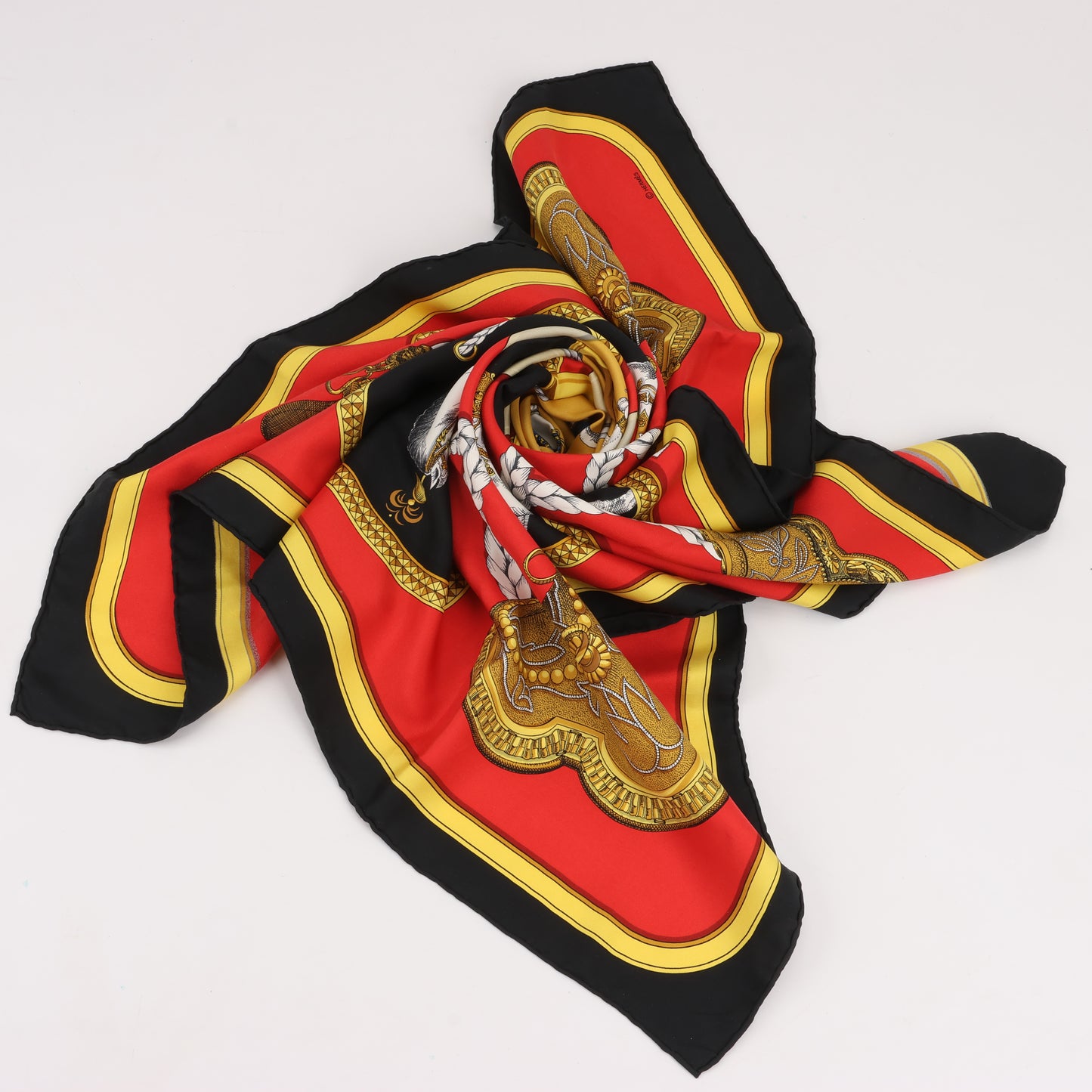 Hermès Carré 90 "GRAND APPARAT" 100% Silk Scarf