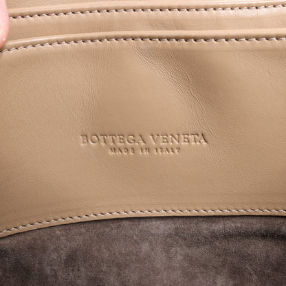 Bottega Veneta Intrecciato Roma Lederhandtasche in Beige