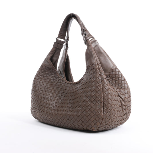 Bottega Veneta Intrecciato Campana Leder Umhängetasche in Braun