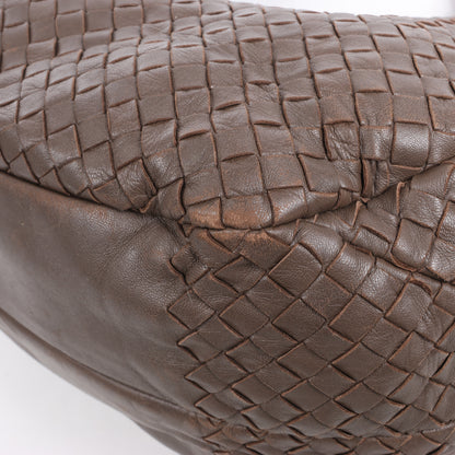 Bottega Veneta Intrecciato Campana Leder Umhängetasche in Braun