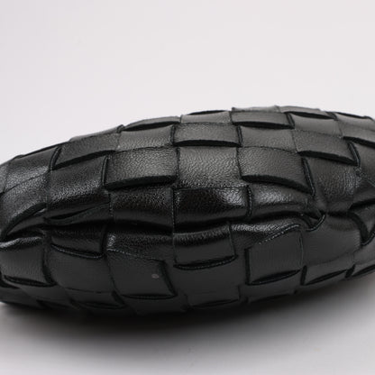 Bottega Veneta Intrecciato Sardines Leder Umhängetasche in Schwarz