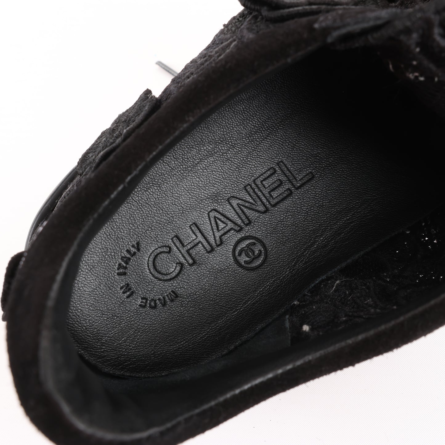 CHANEL Camelia Lace x Wildleder Sneakers in Schwarz G34815, Größe 37