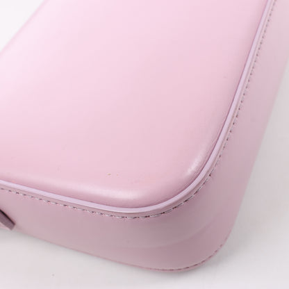 Celine Triomphe, kleine Schultertasche aus glattem Leder in Rosa