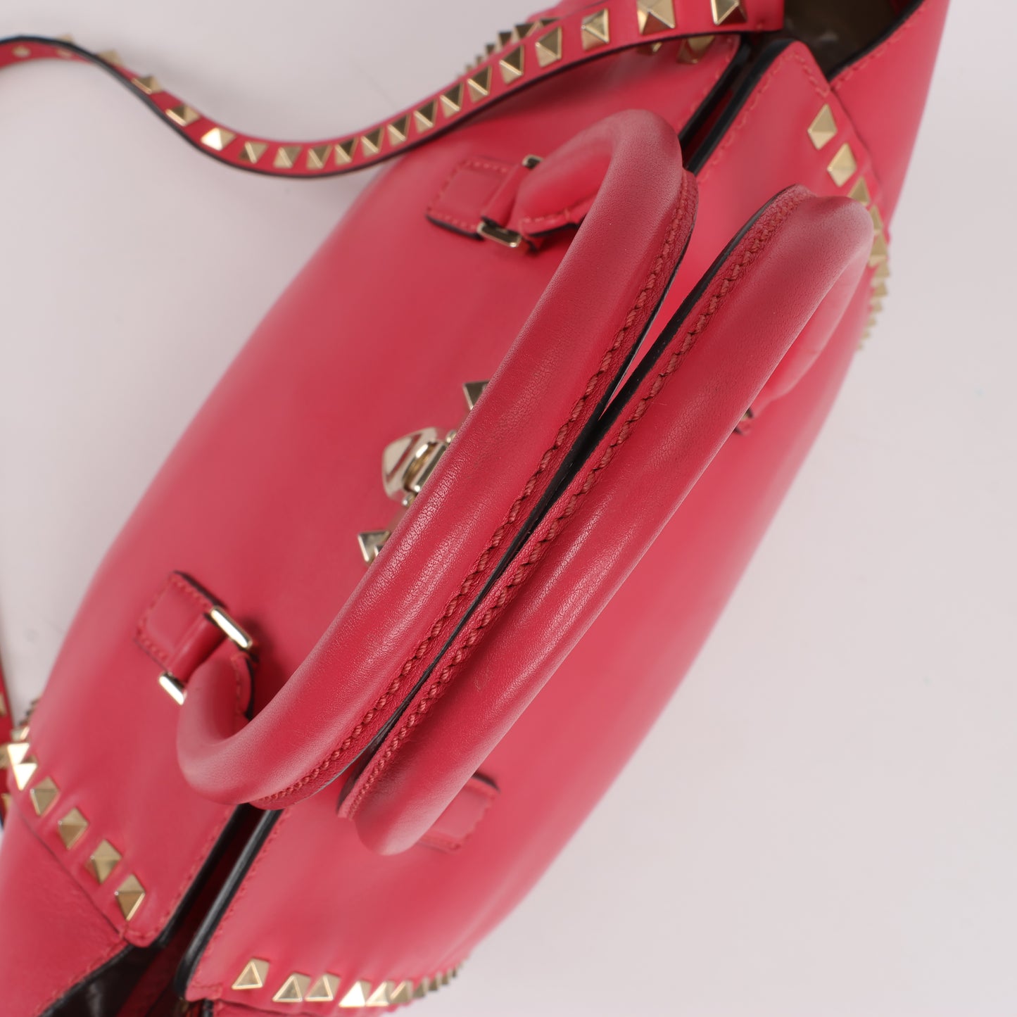 Sac à main Valentino Garavani Rockstud en cuir rose à double compartiment
