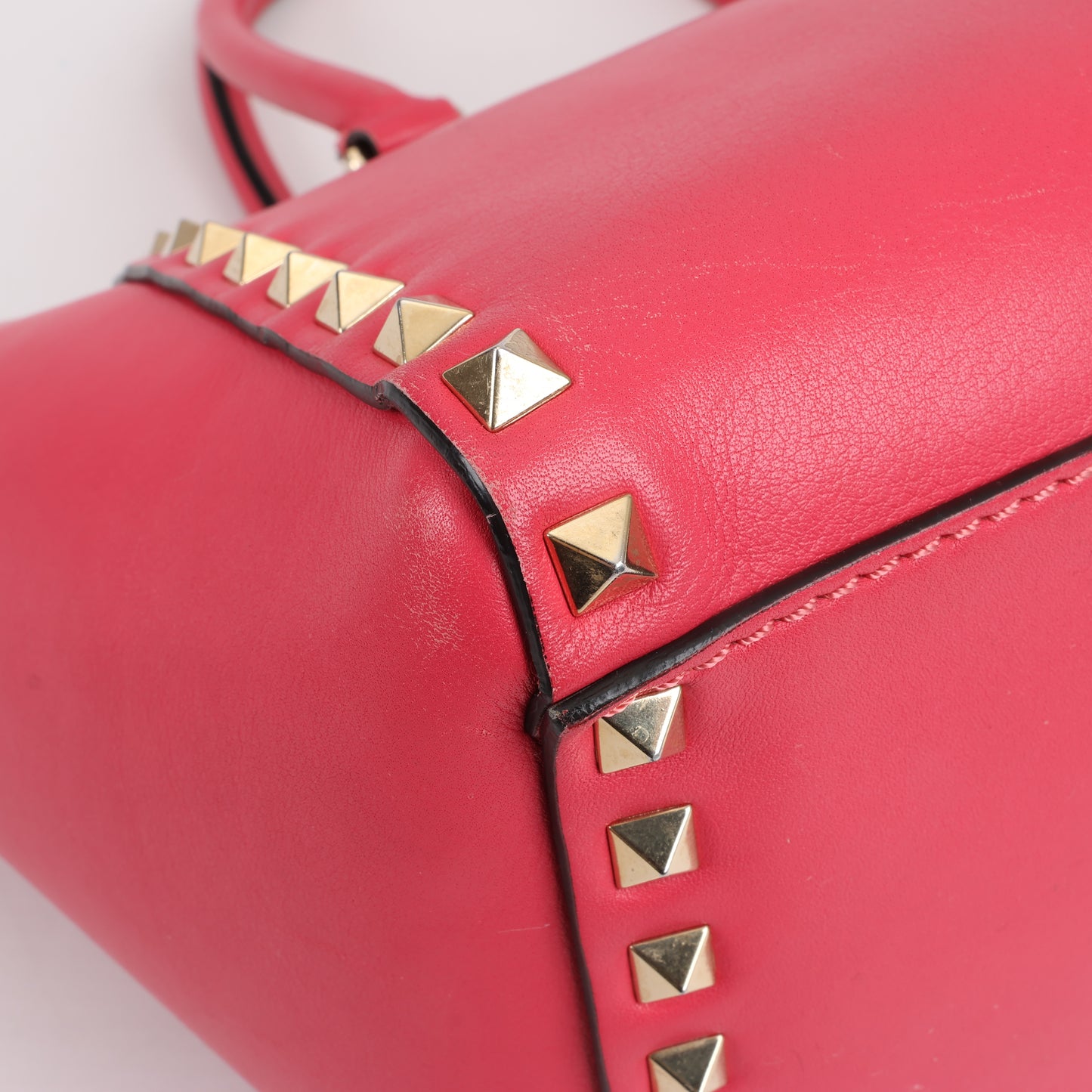 Sac à main Valentino Garavani Rockstud en cuir rose à double compartiment
