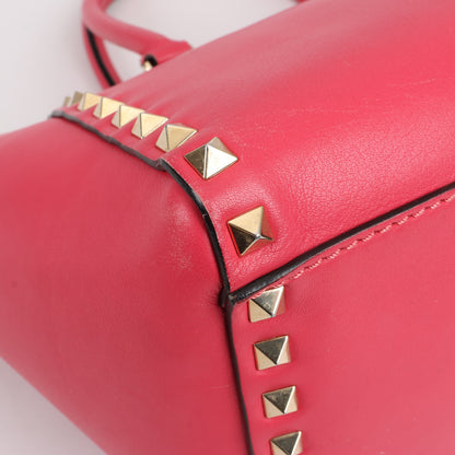 Sac à main Valentino Garavani Rockstud en cuir rose à double compartiment