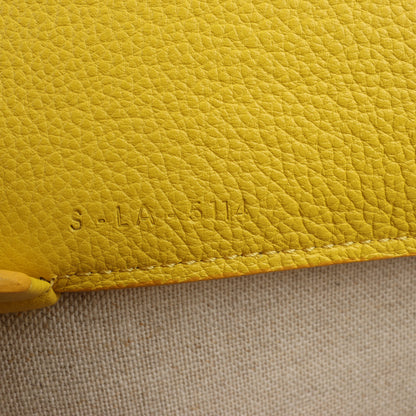 Celine Cabas Phantom, kleine Schultertasche aus gelbem Leder