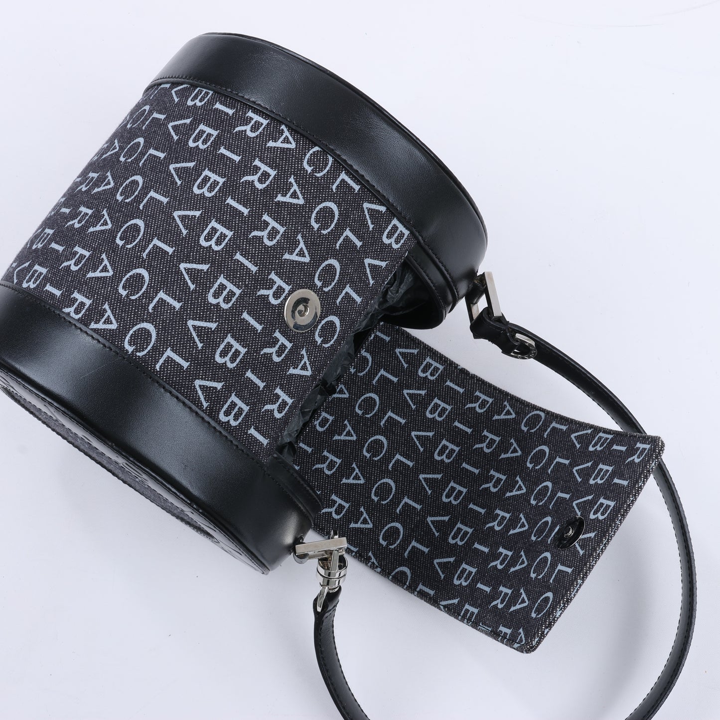 BVLGARI B.Zero 1 Denim- und Lederhandtasche in Schwarz x Marineblau 