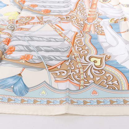 Hermes Carré 90 „HARNAIS DE COEUR“ Seidentaschentuch in Mehrfarbig