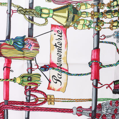 Hermes Carré 90 „PASEMENTERIE“ Seidentaschentuch in Rot