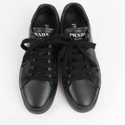 PRADA Logo-Leder-Sneaker in Schwarz × Weiß 1E282N, Größe 37,5 EU