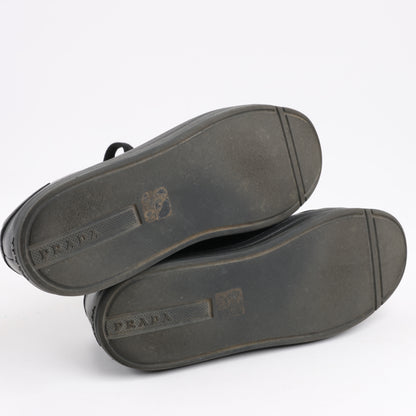 PRADA Logo-Leder-Sneaker in Schwarz × Weiß 1E282N, Größe 37,5 EU