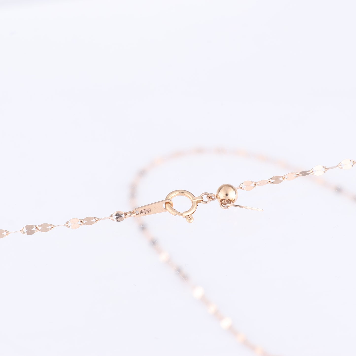 Gold (18k) chain and pendant set with 11 natural diamonds