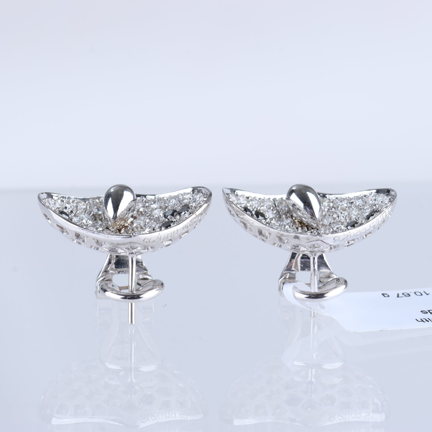 Non Signe / Unsigned Black diamond Earrings K18WG 10.6g, 2.45 ct