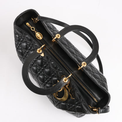 Christian Dior Lady Dior Große 2-Wege-Handtasche aus Cannage-Leder in Schwarz