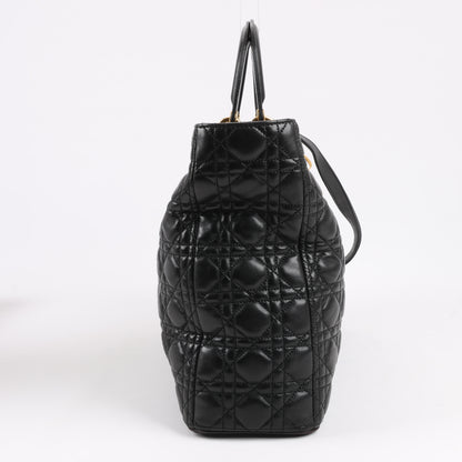 Christian Dior Lady Dior Große 2-Wege-Handtasche aus Cannage-Leder in Schwarz