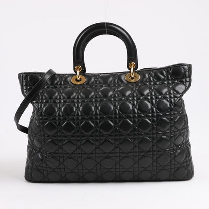 Christian Dior Lady Dior Große 2-Wege-Handtasche aus Cannage-Leder in Schwarz