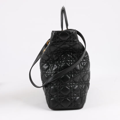 Christian Dior Lady Dior Große 2-Wege-Handtasche aus Cannage-Leder in Schwarz