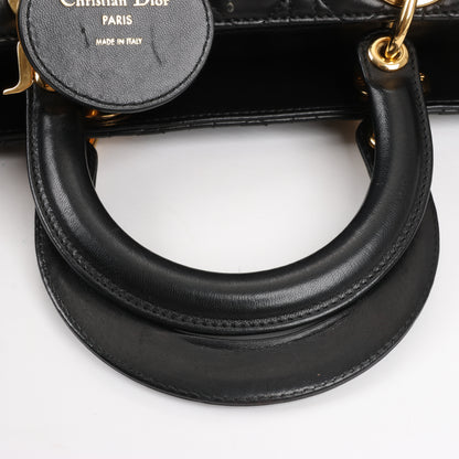 Christian Dior Lady Dior Große 2-Wege-Handtasche aus Cannage-Leder in Schwarz