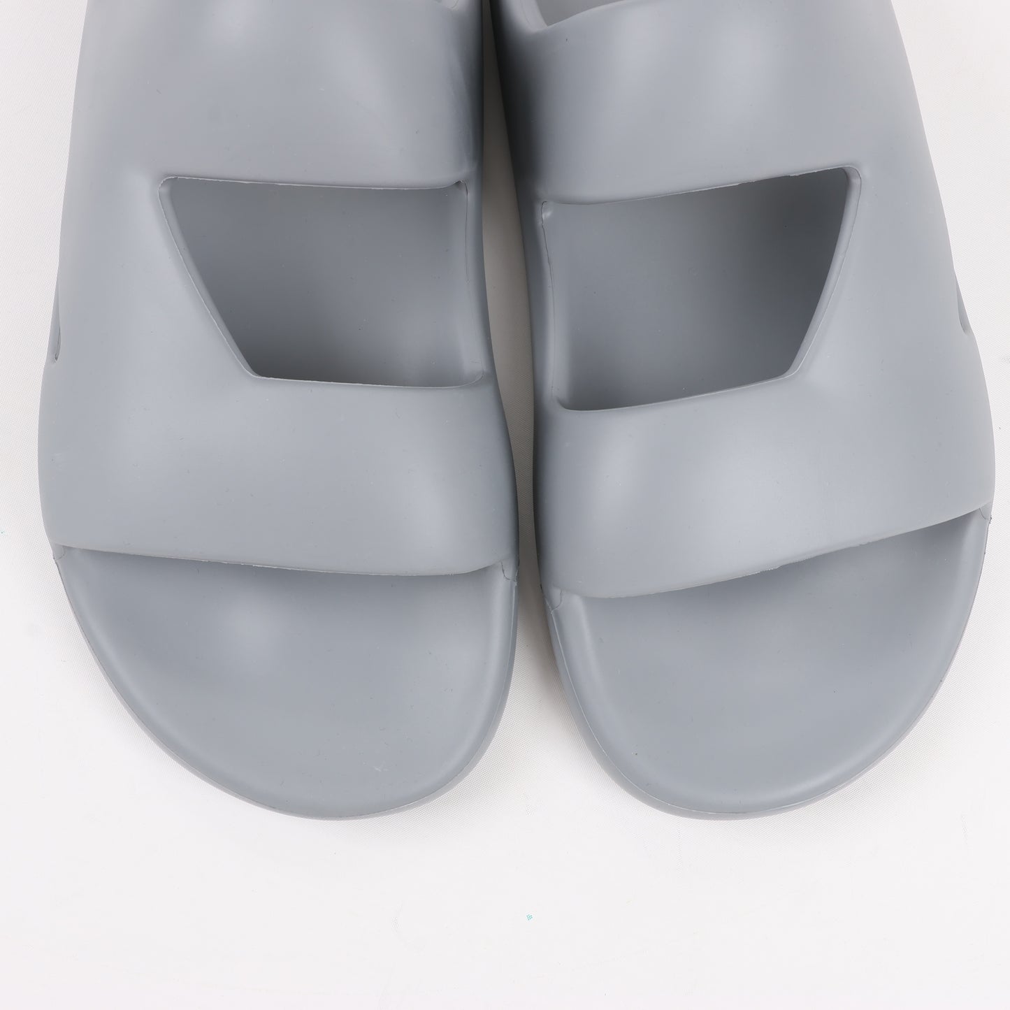 Bottega Veneta Rubber Band Sandals in Grey, Size 43 EU