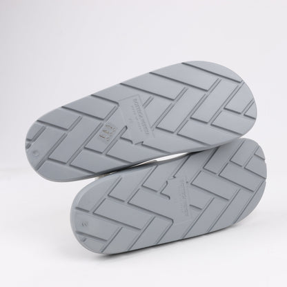 Bottega Veneta Gummiband-Sandalen in Grau, Größe 43 EU