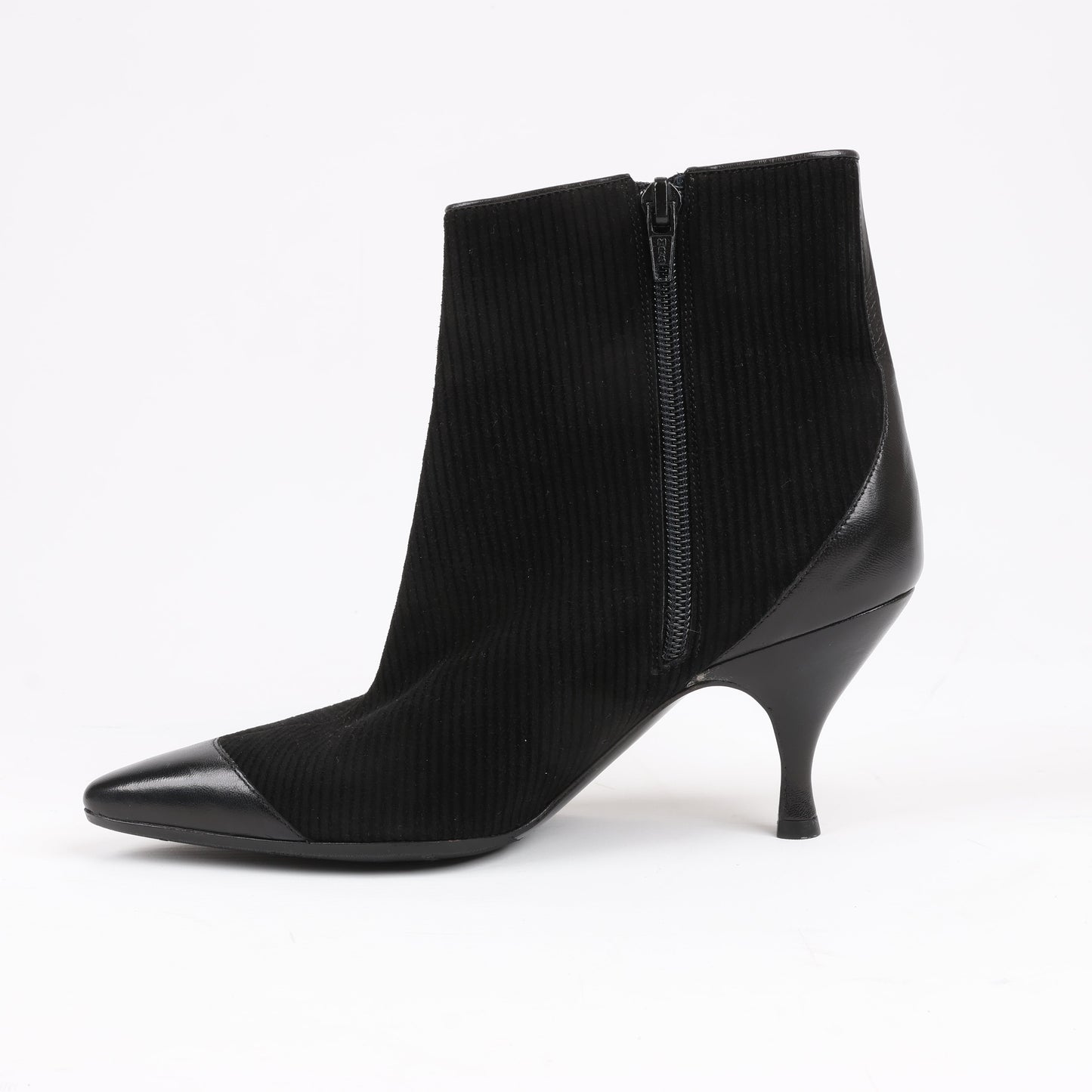 Ferragamo Gancini Stiefeletten aus Leder und Wildleder in Schwarz, Größe 4,5 US