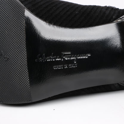 Ferragamo Gancini Stiefeletten aus Leder und Wildleder in Schwarz, Größe 4,5 US