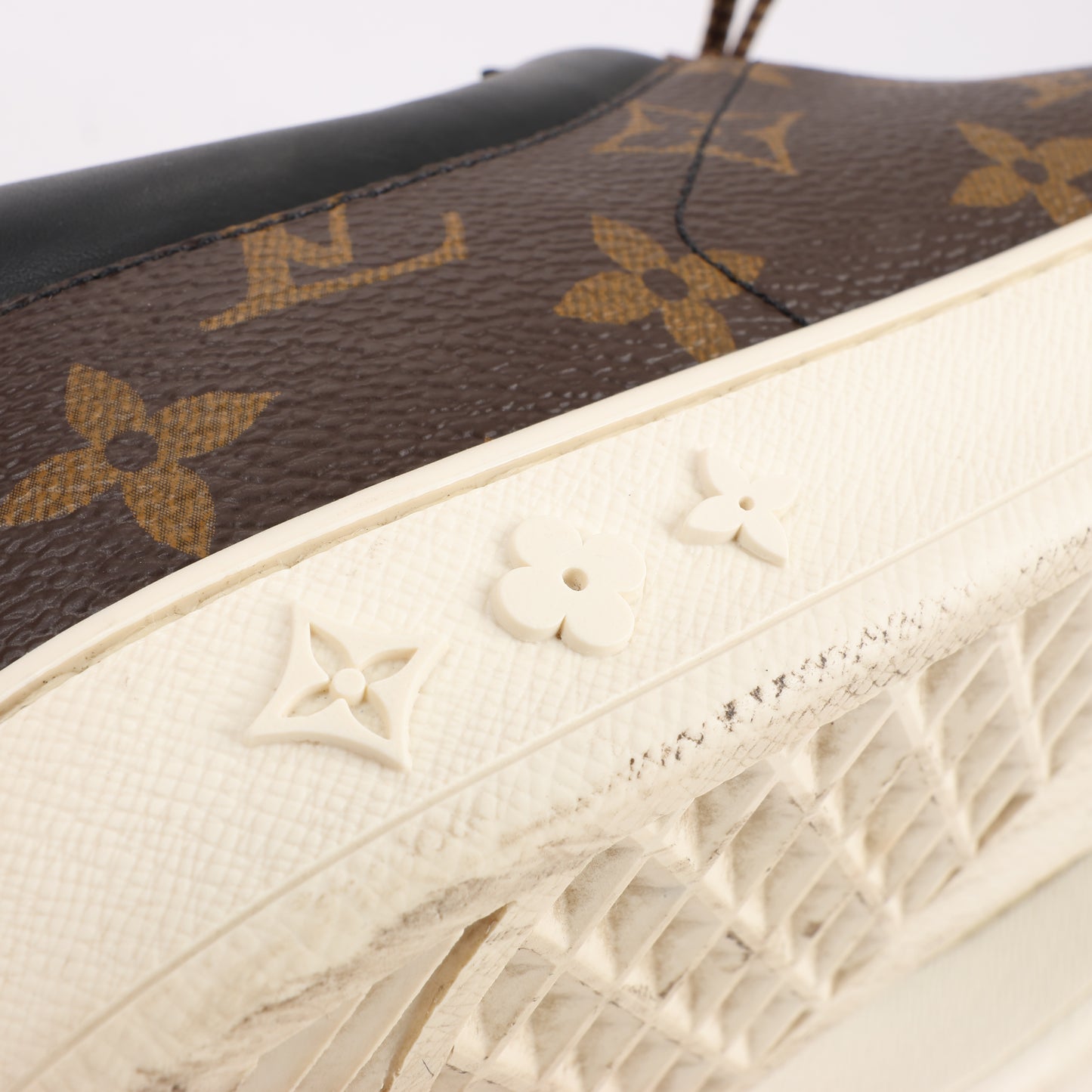Louis Vuitton Monogram Canvas Luxembourg Low Top Sneakers, Size 42.5 EU
