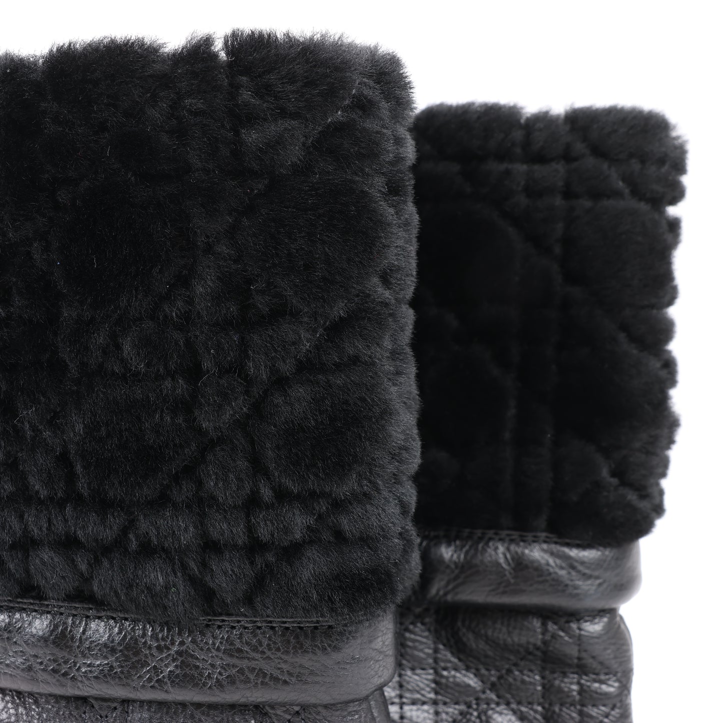 Dior – Cannage-Stiefel aus schwarzem Leder mit Stulpen aus Eispelz, Größe 40 EU