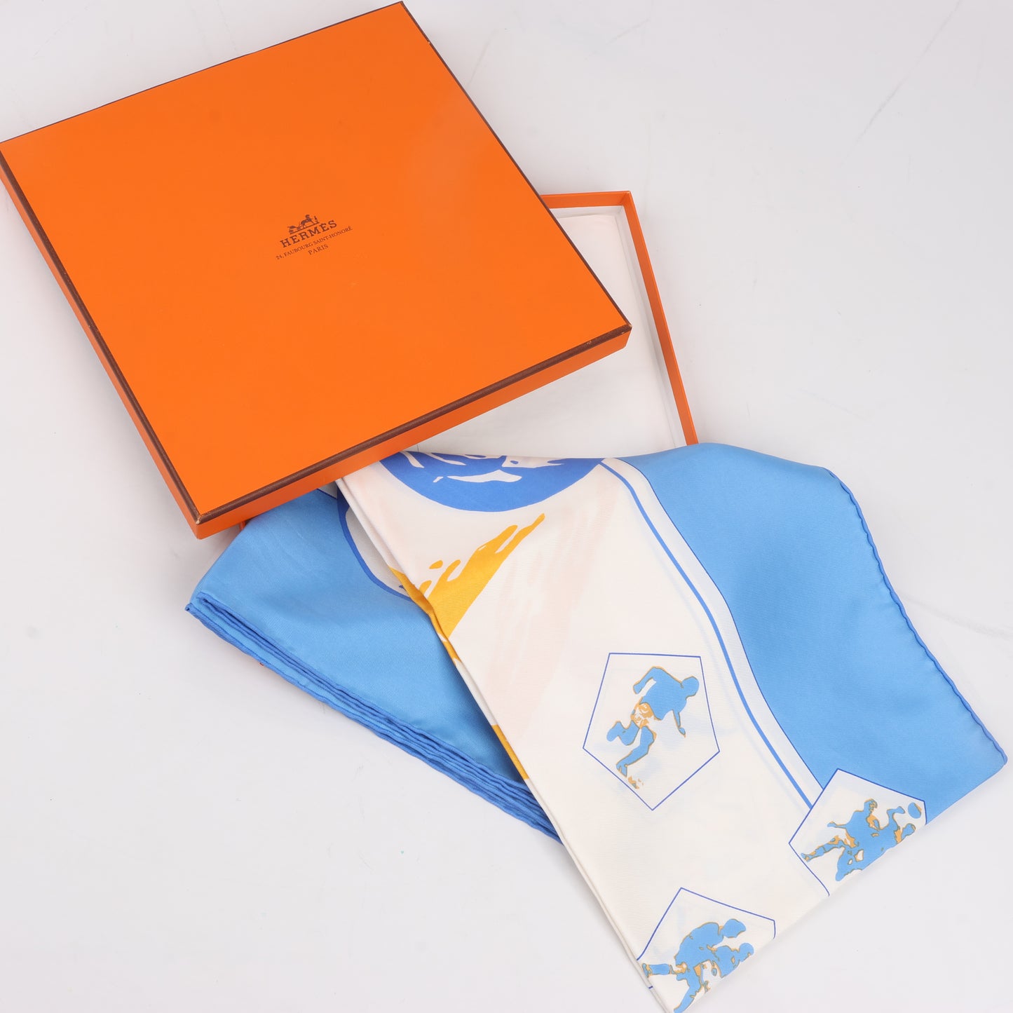 Hermès Carré 90 " Vivs Les champions!" 100% Silk Scarf