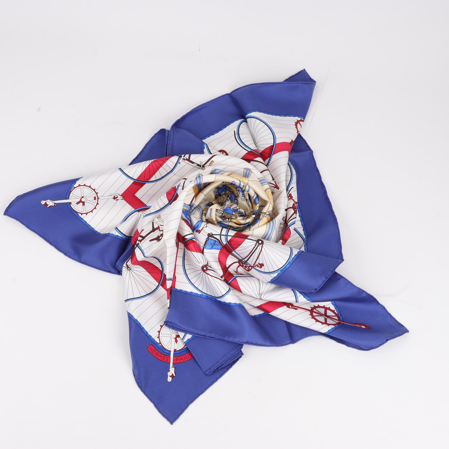 Hermès Carré 90 "LES BECANES" 100% Silk Scarf