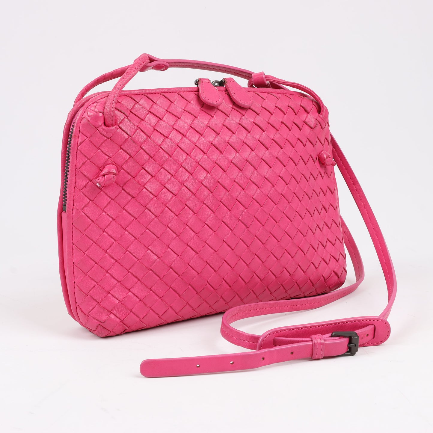 Bottega Veneta Intrecciato Nodini Umhängetasche in Rosa
