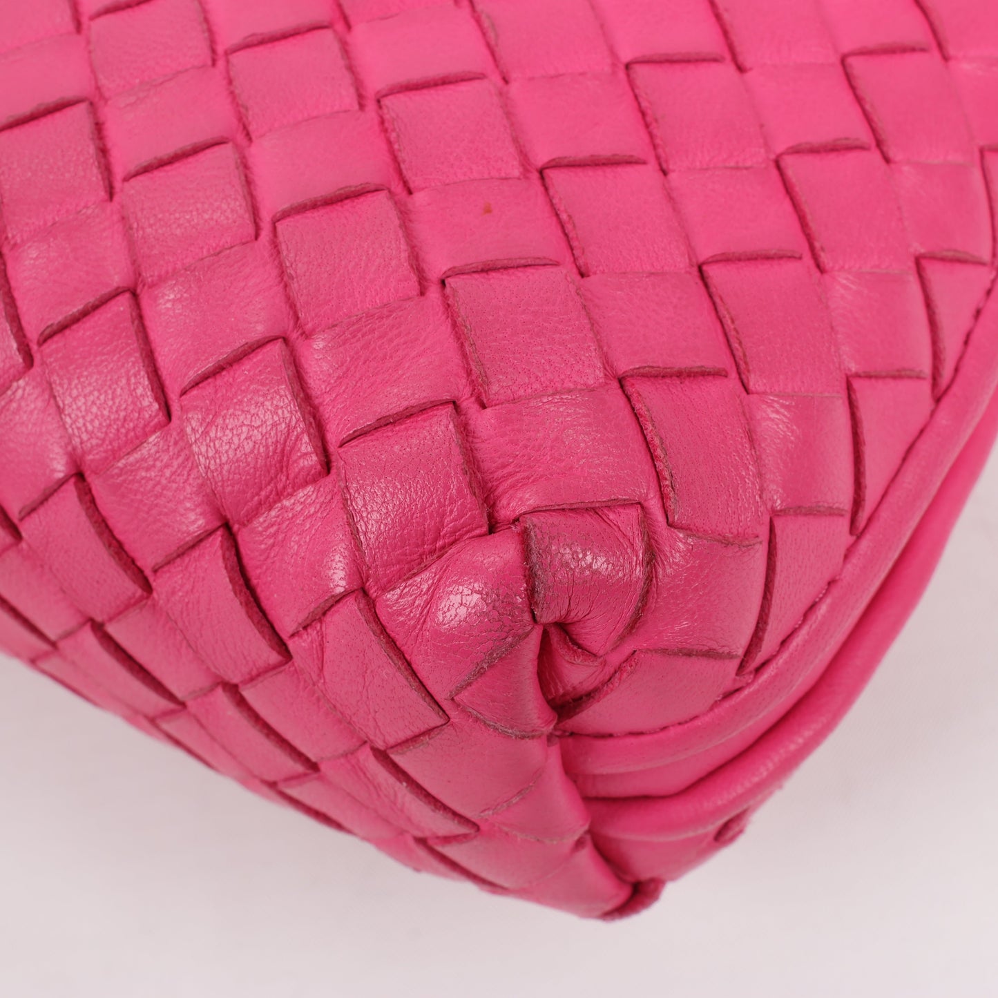 Bottega Veneta Intrecciato Nodini Umhängetasche in Rosa