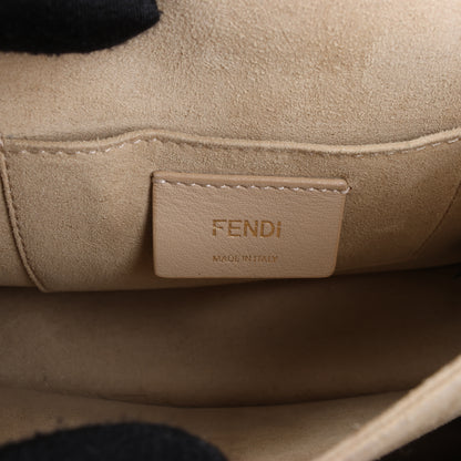 FENDI Mini Kan I Schultertasche aus Leder mit Kette in Grau 8M0381