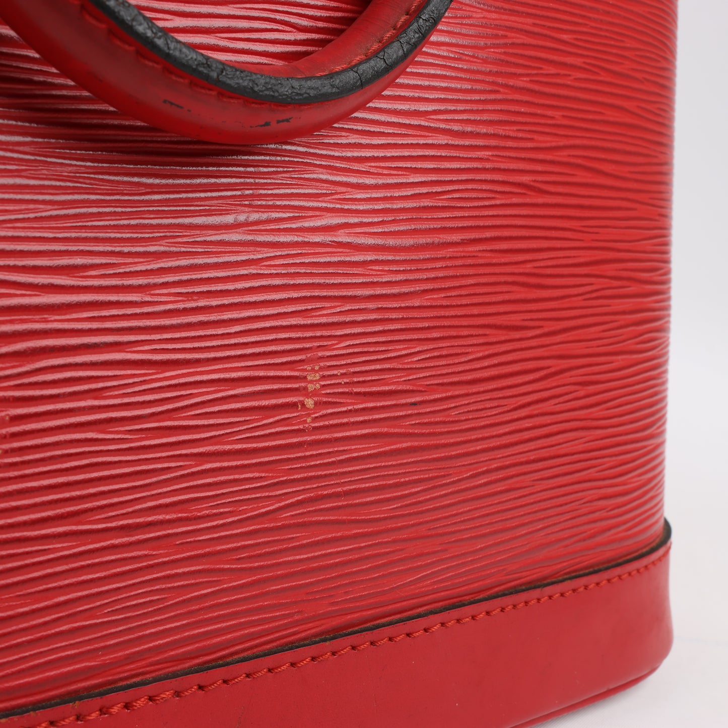 Louis Vuitton Epi Leather Alma PM Handbag in Red M52147